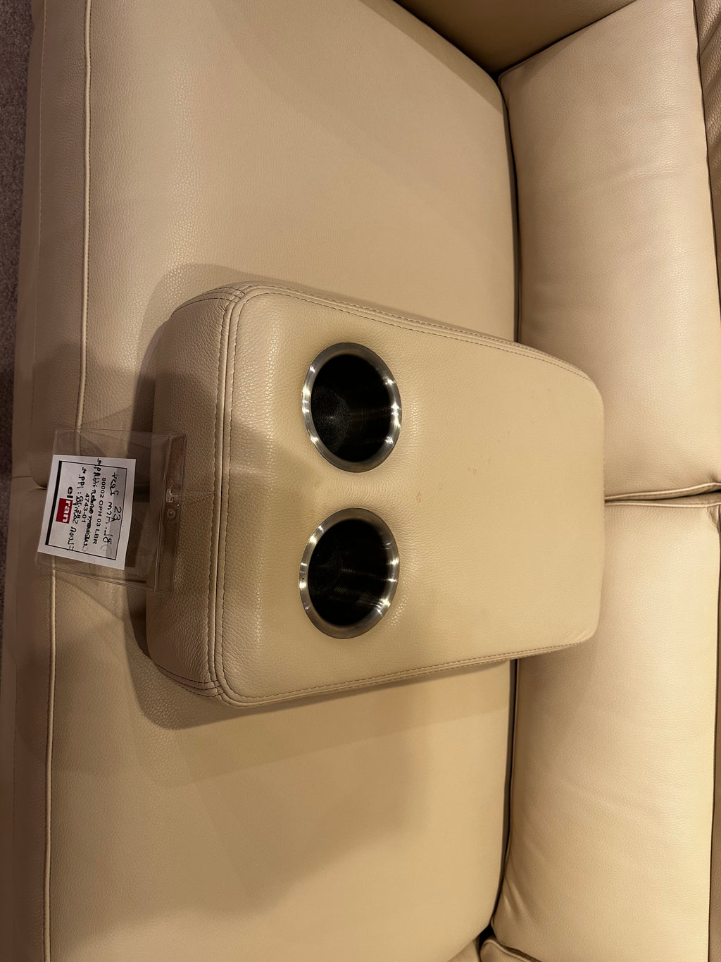 Omnia - Capriana - Sofa - with removable cupholder console - In
